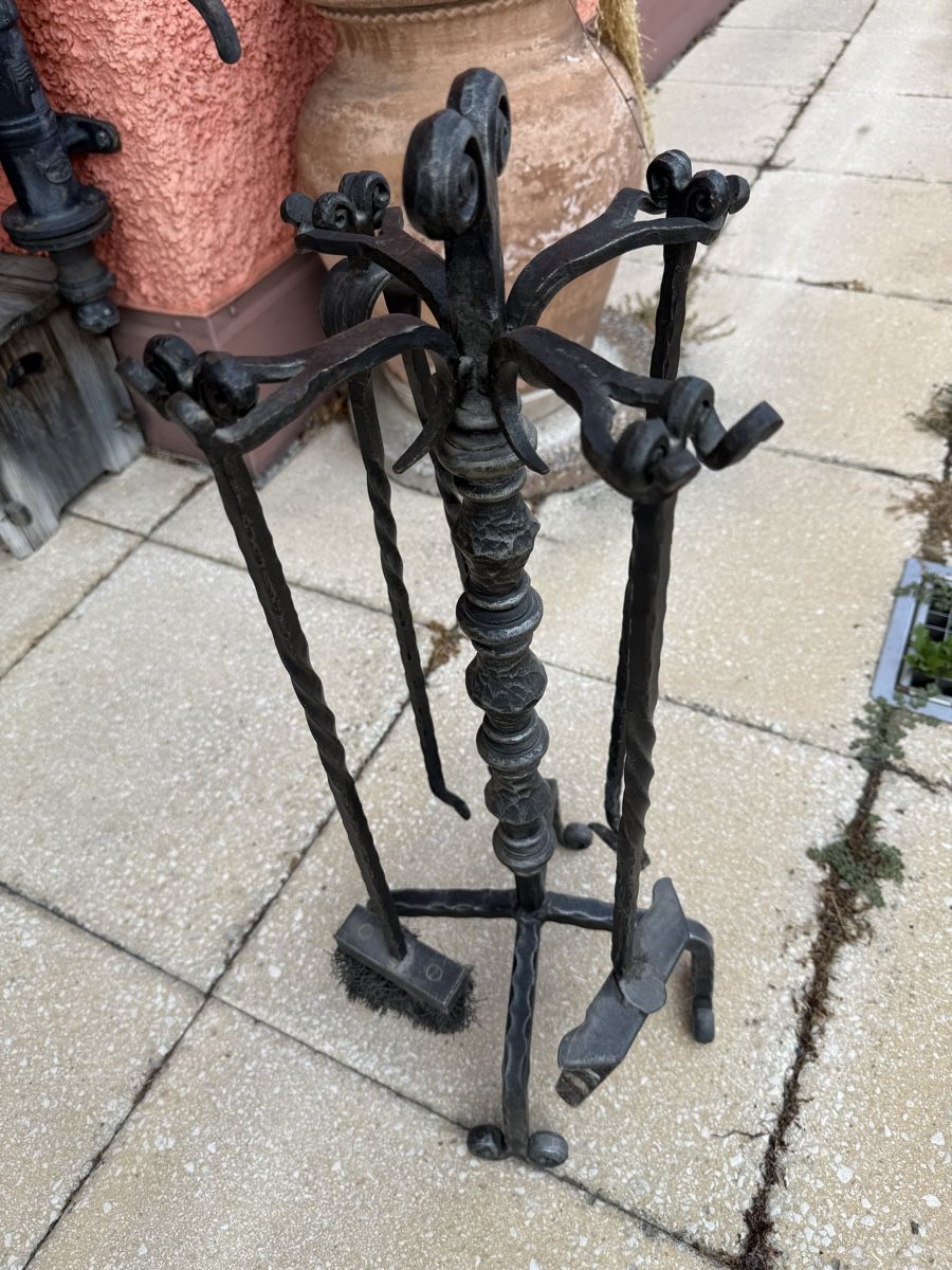 Tous les outils: Kaminbesteck 4Teilig Eisen handgeschmidet – D'occasion à Glattbrugg par Xena14
