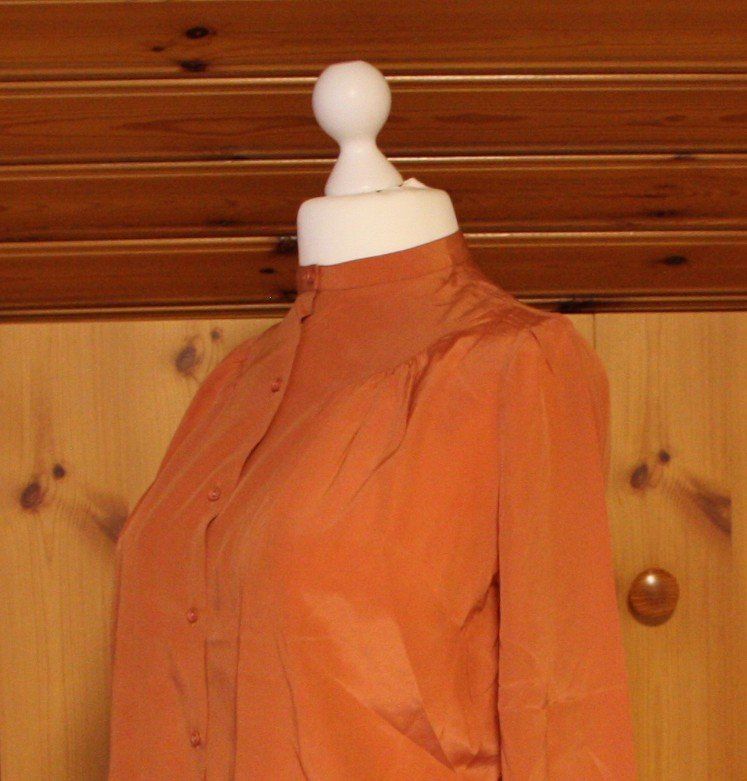 Camicette: Bluse SCALI rostfarben Gr. M – Usato da Flüelen venduto da Diversicum-Vintage 4