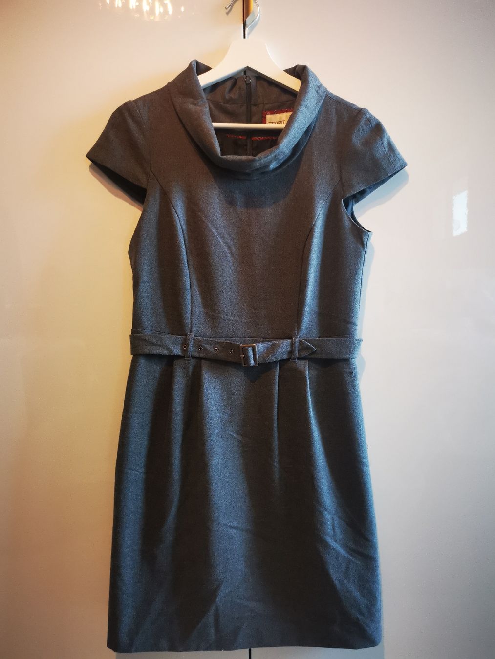 Esprit Vestiti: Graues Etuikleid von Esprit – Usato da Teufen AR venduto da RaphaellaB