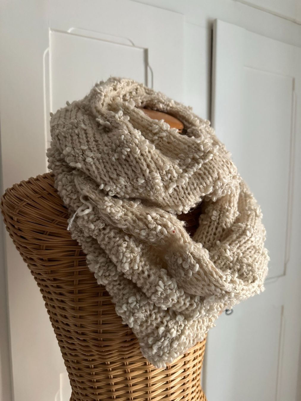 Pieces Foulards, Tücher & Schals: PIECES - Strick Schlauchschal Loop crème – Gebraucht aus Zürich von Diazaio 1