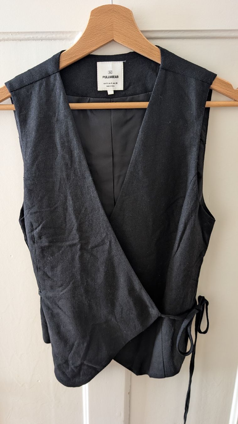 Pull&Bear Gilet & Giacche senza maniche: Weste Pull&Bear schwarz Grösse S - neuwertig – Nuovo (secondo la descrizione) da Zürich venduto da adormideras