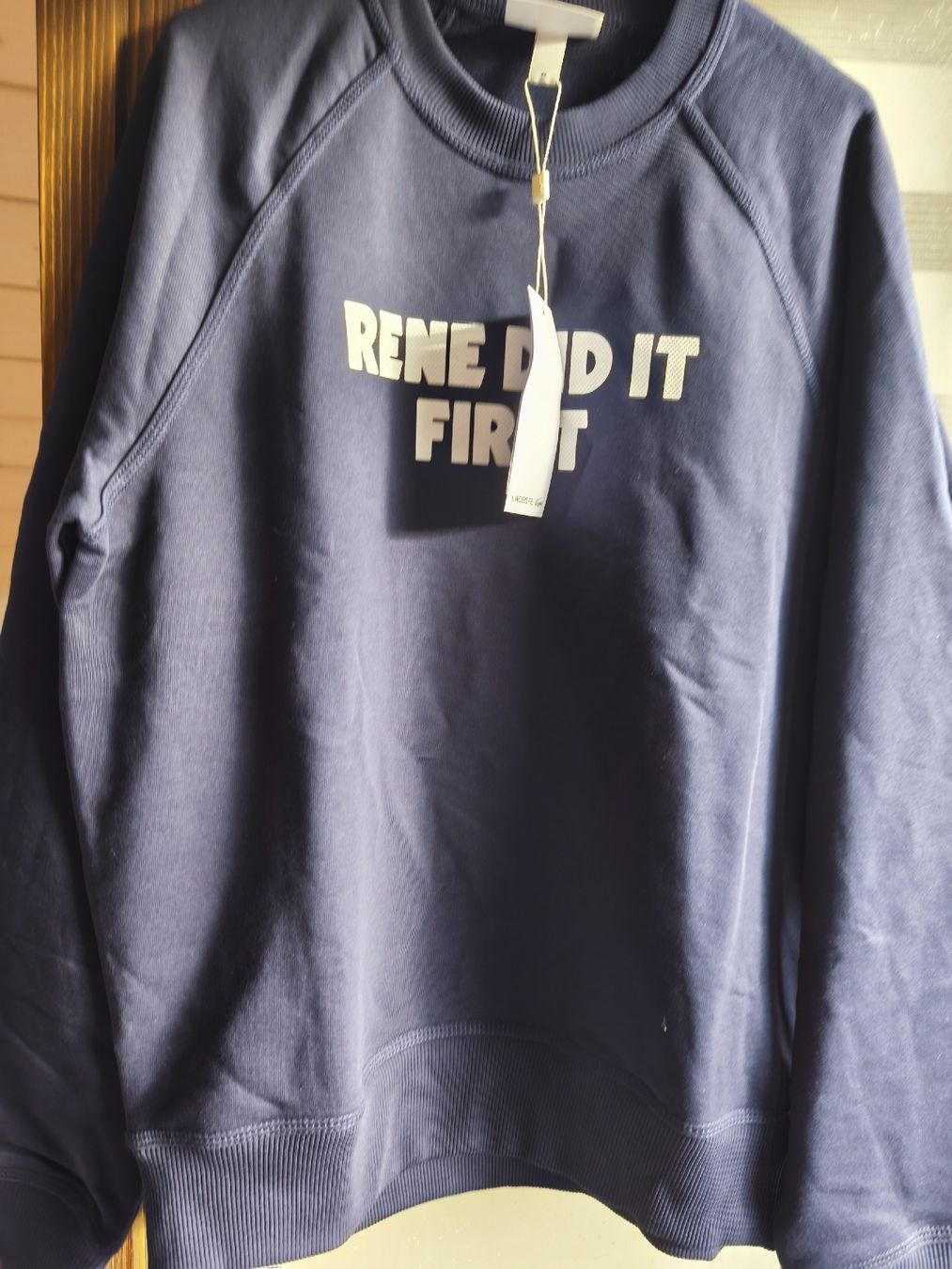 Lacoste Polo-Shirts: Lacoste Sweatshirt Navy Blue "RENE DID IT FIRST" Size M – Neu und originalverpackt aus Merenschwand von kri_rj6t 3