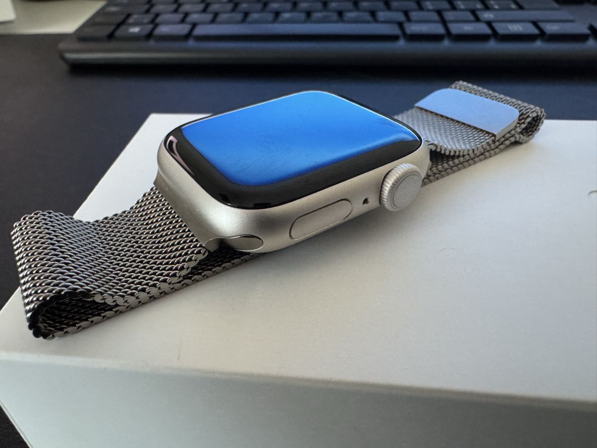 Apple Smartwatch: Apple Watch Series 9, 41mm Starlight – Usato da Dübendorf venduto da Tuly96 3