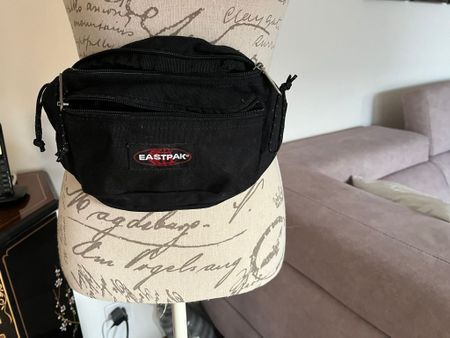 Banane Eastpak noire