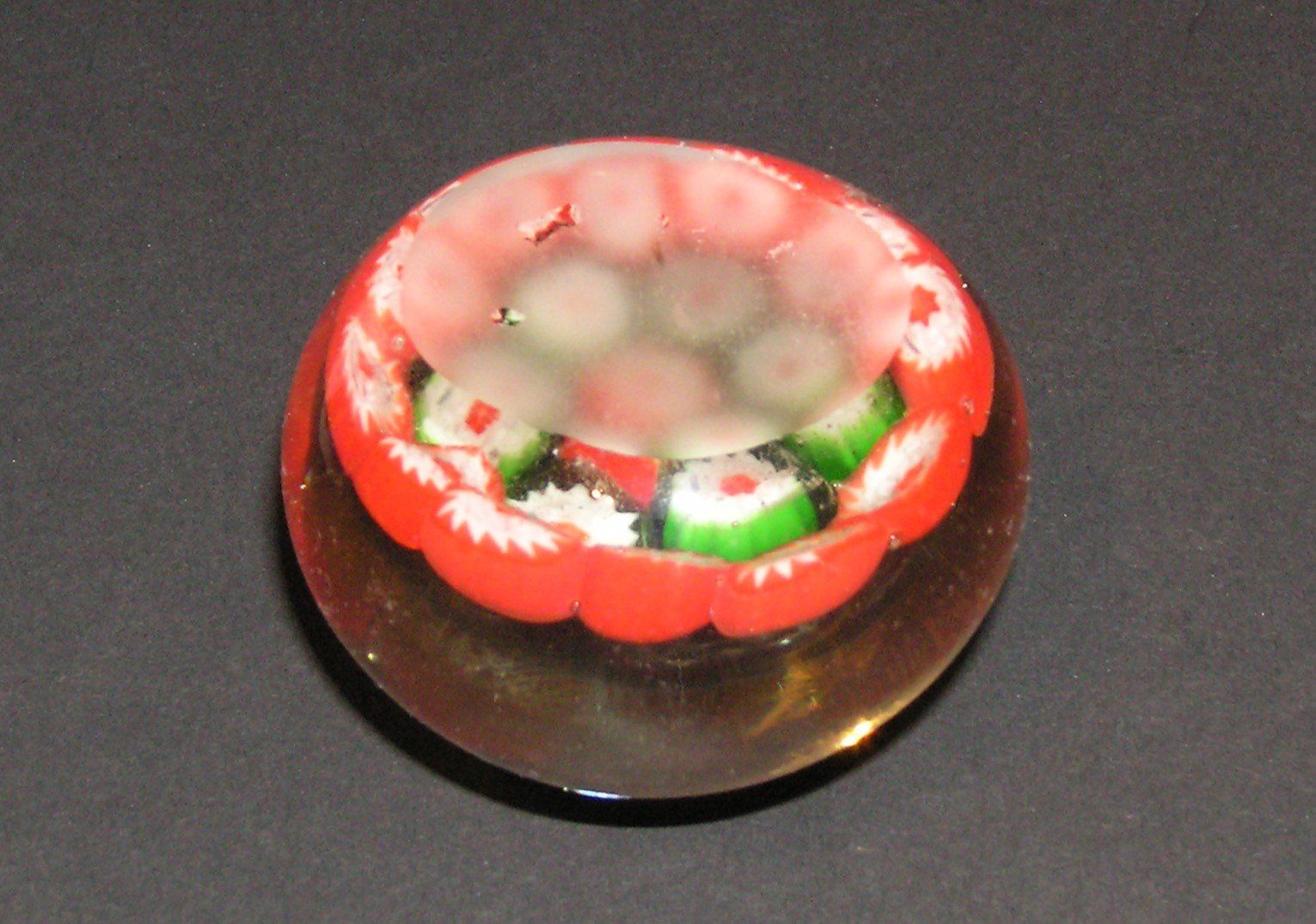 Murano Statuette: MURANO MILLEFIORI PAPERWEIGHT BRIEFBESCHWERER – Usato da Grenchen venduto da Antique-hunter 3