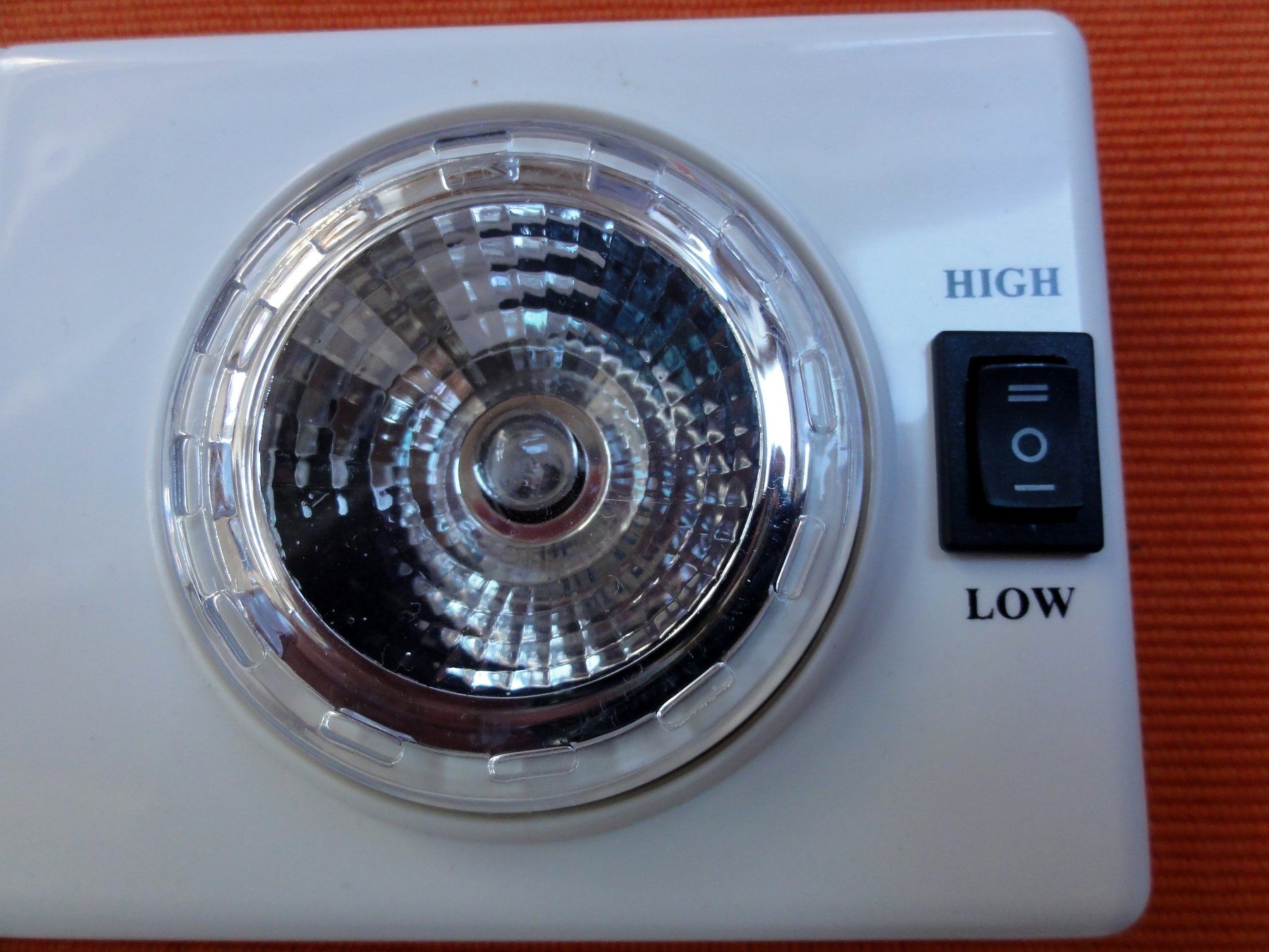 Lampade: Schranklampe mit 2 Spots – Nuovo (secondo la descrizione) da Ebikon venduto da 2297 2