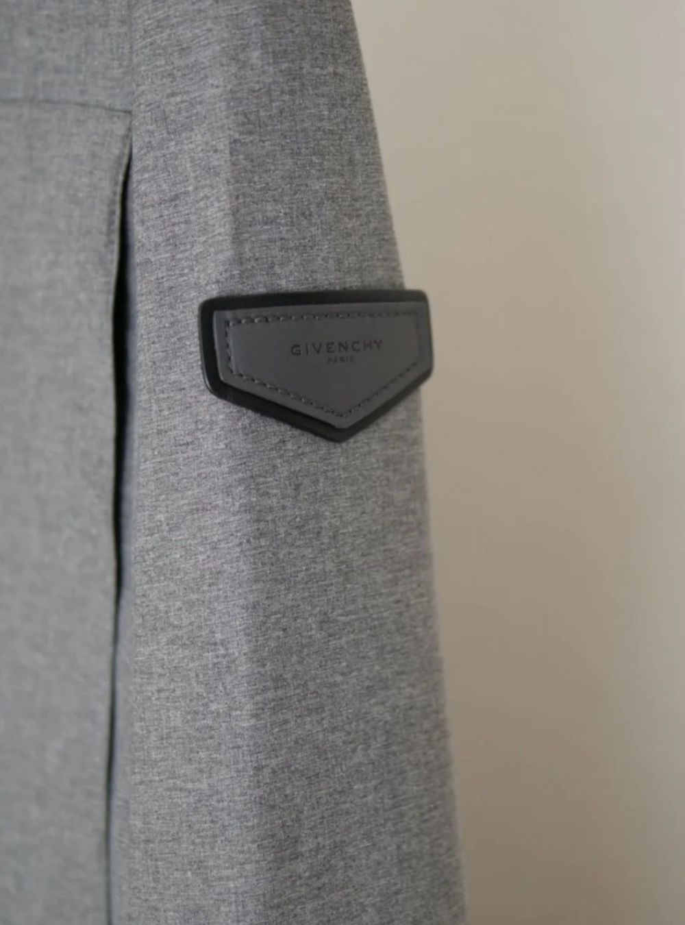 Givenchy Cappotti: Givenchy Oversize Trenchcoat, Grau, Gr 46 – Usato da Basel venduto da noah27 1