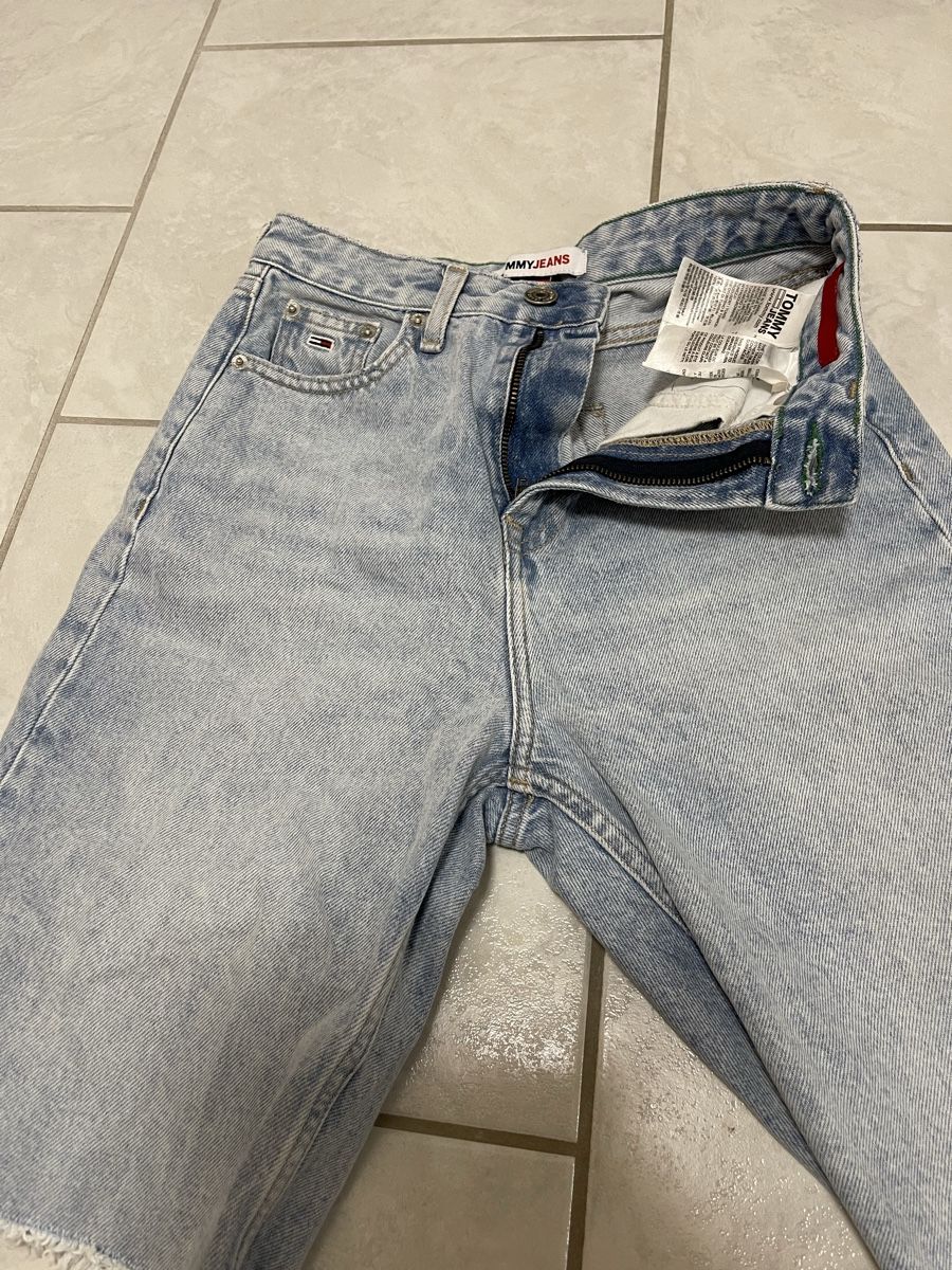 Pantaloni: Bermuda Tommy Hilfiger – Usato da Bühler venduto da kidisg 3