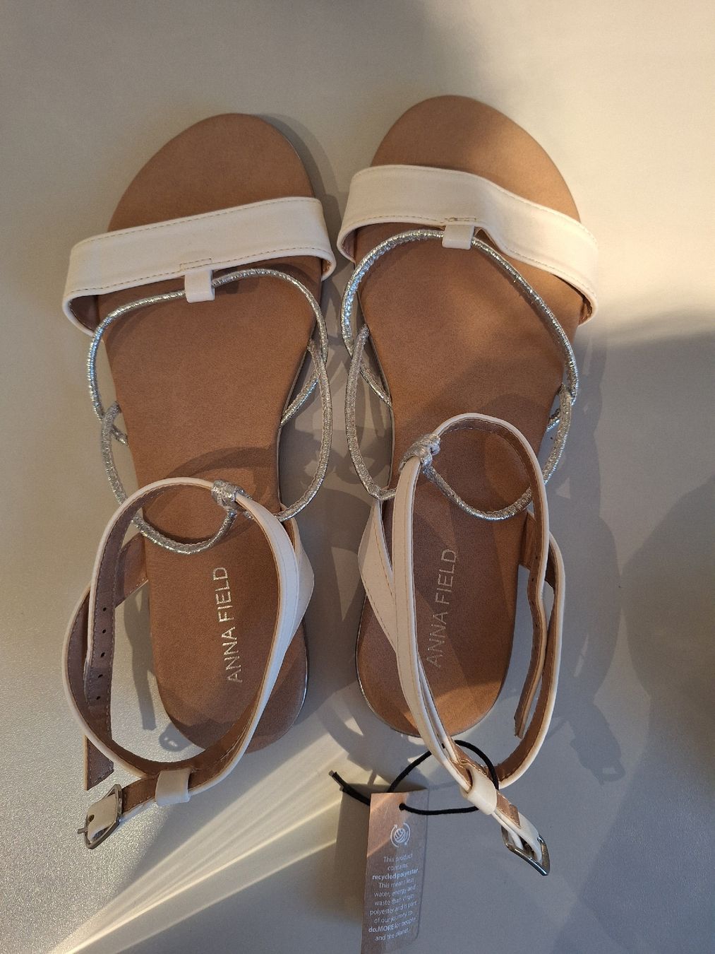 Anna Field Scarpe da donna: flache Sandalen weiss, neu, Gr. 39 – Nuovo e nell'imballaggio originale da Lupfig venduto da Nanda89