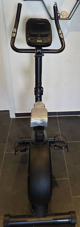Hometrainer: Neuwertiges Zipro Flame Jg. 2023 – Usato da Rudolfstetten venduto da cjcsp 1