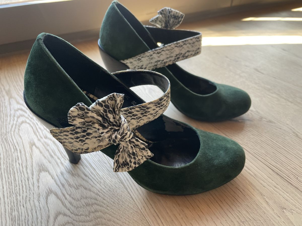 Scarpe da donna: Green suede pumps with snake print bow 38 – Usato da Allschwil venduto da sis_soft 1