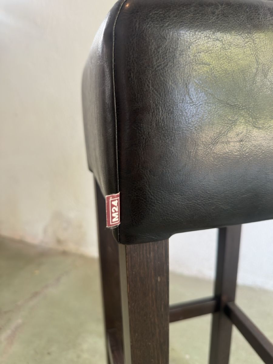 Sgabelli: Barhocker aus Holz mit gepolsterter Sitzfläche – Usato da Au ZH venduto da Sampassion 2