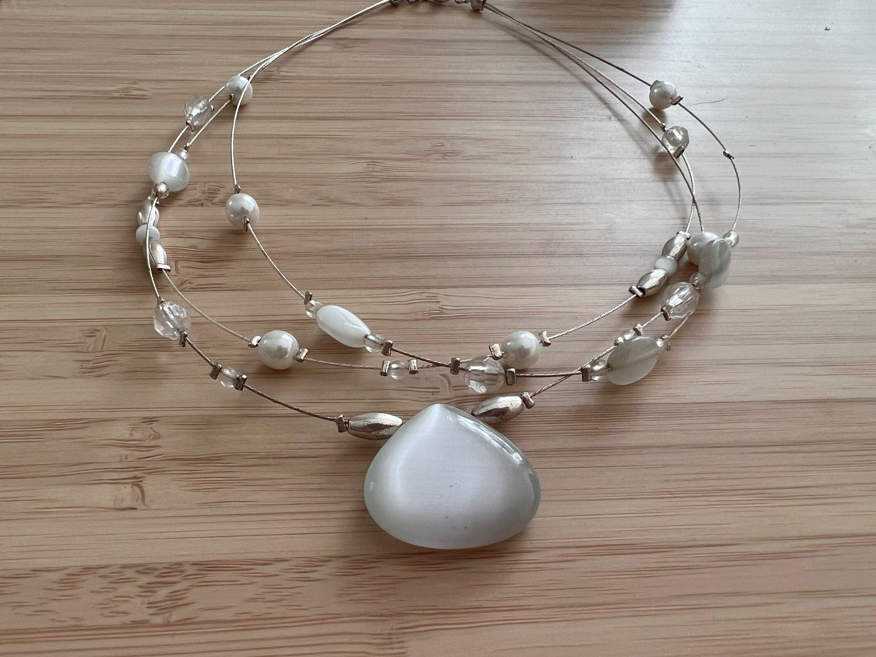 Catenine: White stone layered necklace – Nuovo (secondo la descrizione) da Genève venduto da Ballpencase 1