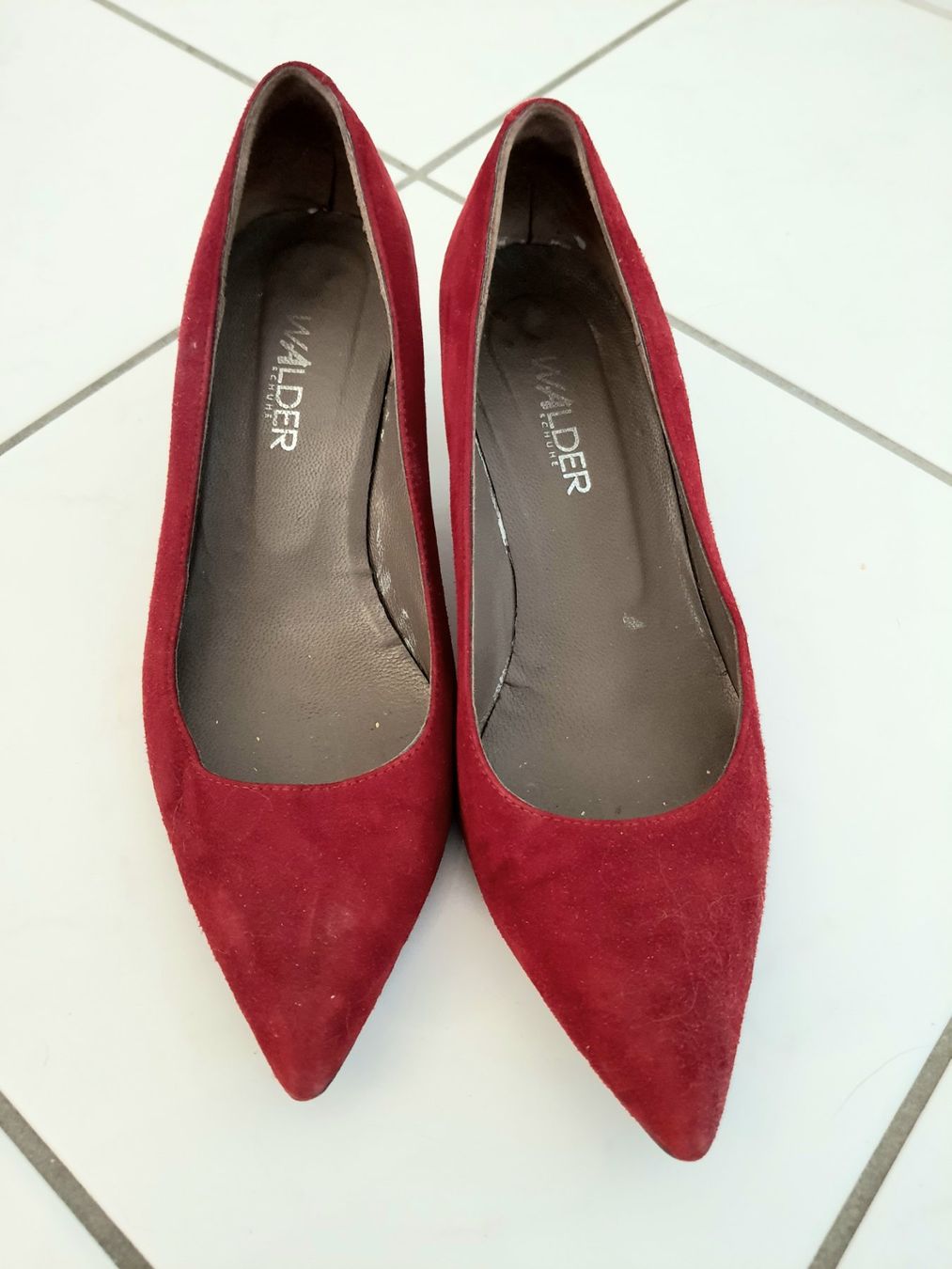 Damenschuhe: Schuhe rot mit Absatz - Wildleder - Grösse 38 – Gebraucht aus Zollikerberg von Sell-Buy-it 1