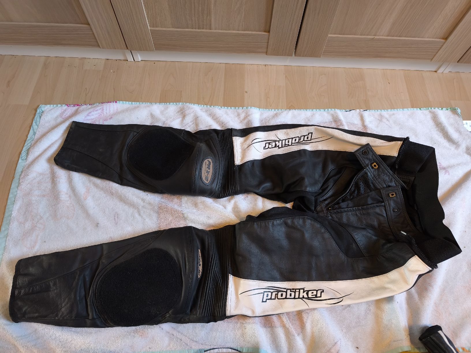 Completi & Tailleur: Motorradkombi – Usato da Subingen venduto da MZubi