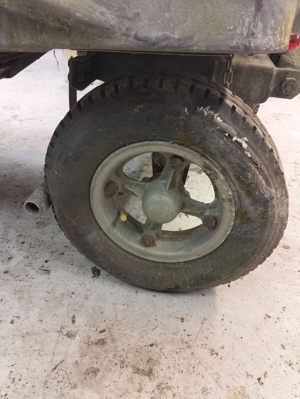 Generatori di corrente: Notstromaggregat mit MAG Motor – Usato da Embrach venduto da Lotte2 6