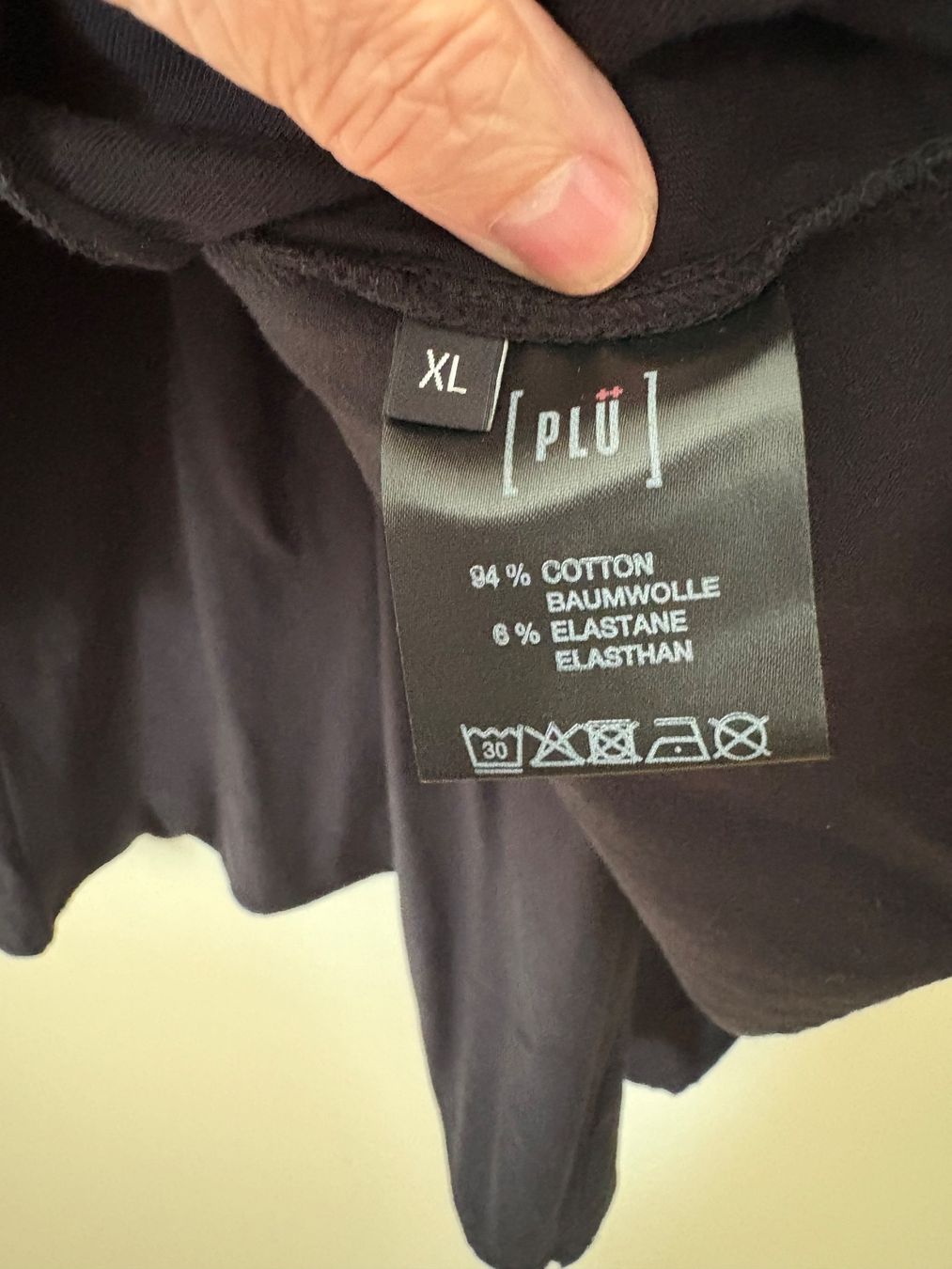 T-shirt: T-Shirt von PLÜ Pluslavie – Usato da Bäch SZ venduto da Dackel007 3