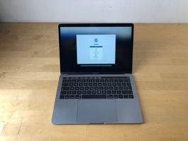 MacBook Pro 13, Touch Bar" 2.4 GHz i5 25