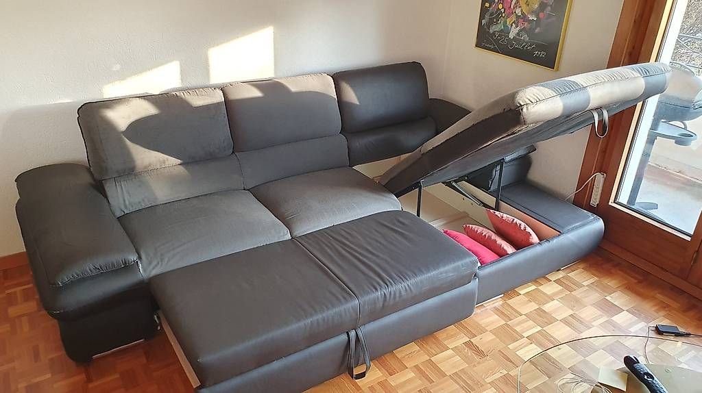 Coperte: Canapé lit avec couverture couvrante, recouvrement abimé – Usato da Givisiez venduto da Capino