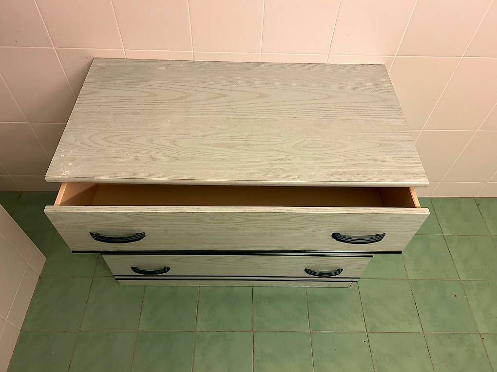 Cassettiere: Commode 3 tiroirs vert clair / bois  bon état – Usato da Apples venduto da ABATilleul 1