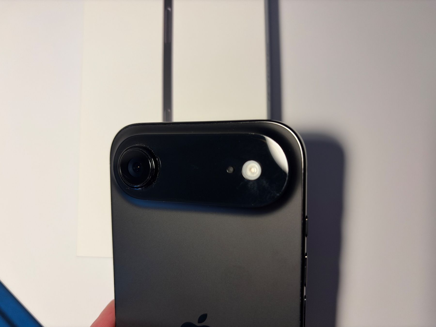 Apple Telefoni cellulari / Smartphones: iPhone Air - 256GB - Space Black - Neuwertig – Nuovo (secondo la descrizione) da Aarburg venduto da HeXXeN 2