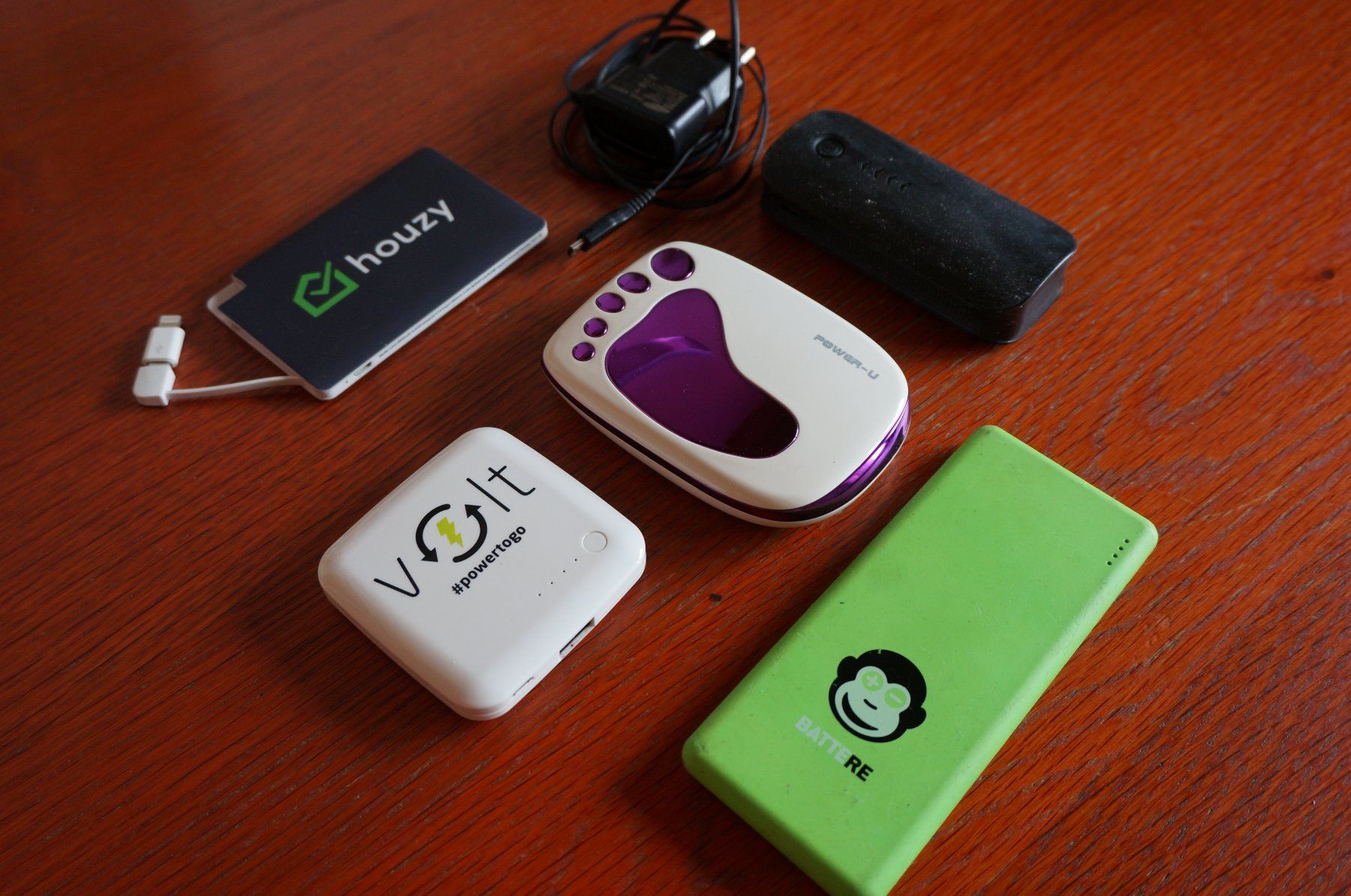Batterie: 5 Powerbanks + Ladegerät – Usato da Spreitenbach venduto da Salesmanship 1