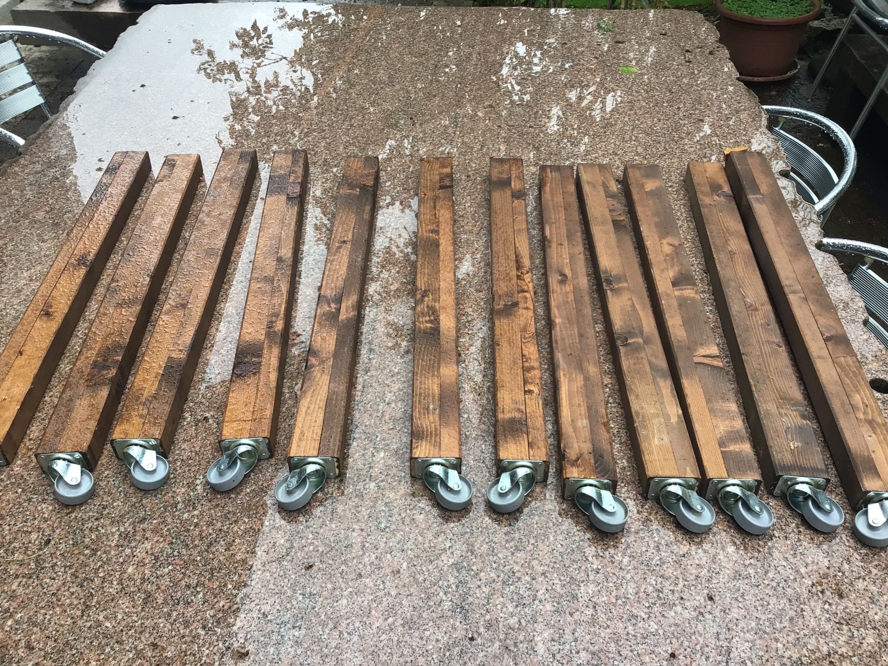Holzartikel: 8 Holzpfosten mit Räder – Gebraucht aus Schleinikon von Laegern99 2