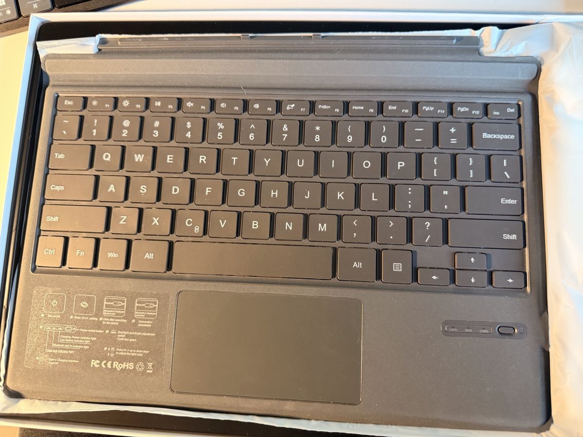 Microsoft Tastiere: Touchpad keyboard for Surface pro 7/6/5/4/3 – Nuovo (secondo la descrizione) da Erlinsbach venduto da Katerchen03 1