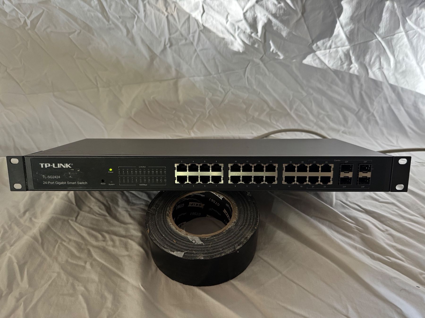 TP-Link Hub & Switch: TP-Link Switch TL-SG2424 – Usato da Steffisburg venduto da BOT-42