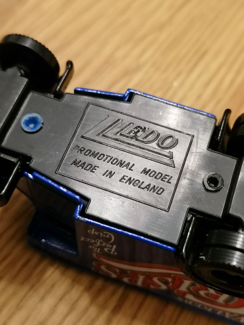 Modellini d'auto: Lledo, Walkers Crisps, Dennis Parcel Van – Usato da Basel venduto da vintagecollector 2