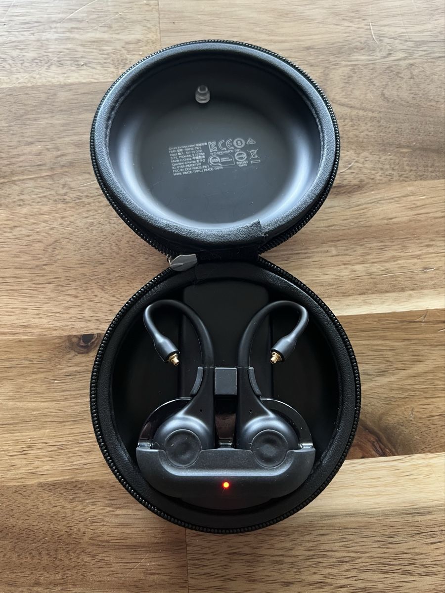 Shure Cuffie: Shure AONIC TW2 (RMCE-TW2) True Wireless Adapter – Usato da Oensingen venduto da MirrorWoodAndMore