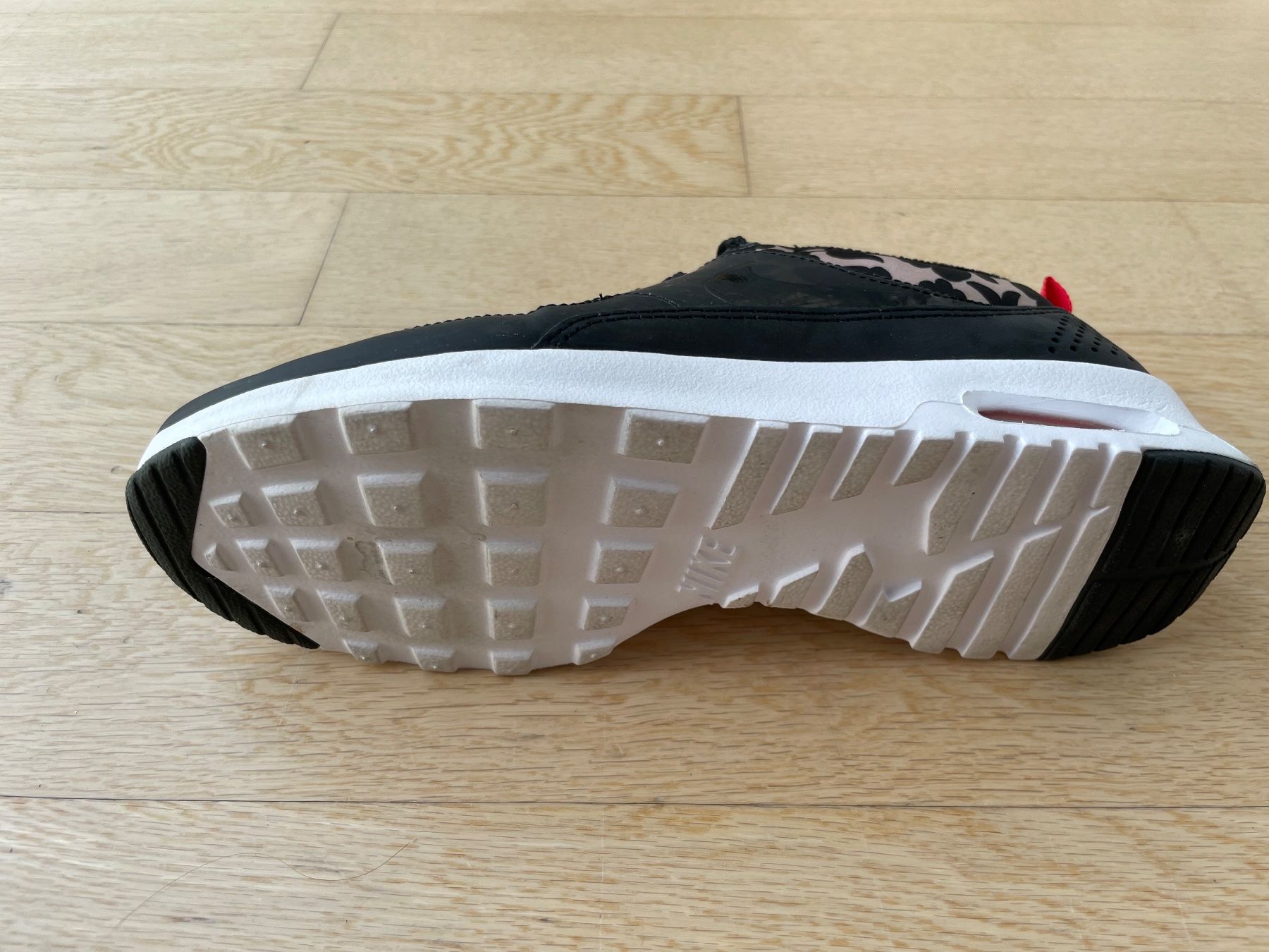 Nike Scarpe da donna: Nike Air Max Thea, schwarz mit Blumenmuster, Grösse 40 – Nuovo (secondo la descrizione) da Corcelles NE venduto da gingerbrain 5