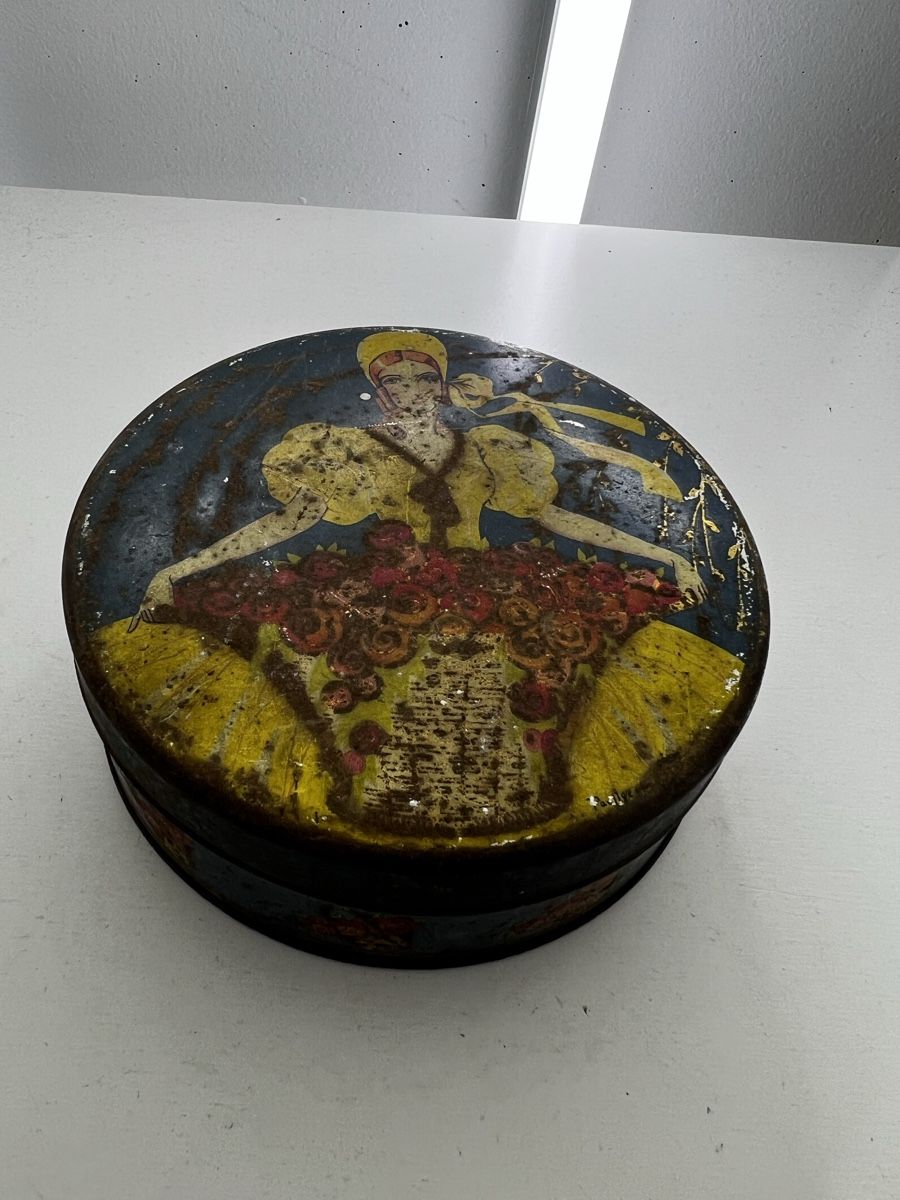 Dosen: Antike Blechdose – Gebraucht aus Wettingen von NickInc