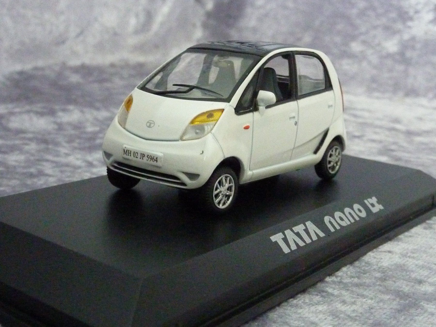 Norev Modellautos: Tata Nano 1:43 – Neu und originalverpackt aus Dürrenäsch von modellautos4you 4
