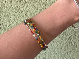 Bequemes Armband bunt Perlen Grösse one size neu