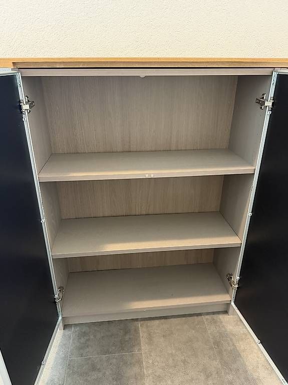 Cassettiere: Sideboard mit Holzakzent und Glasfronten, 220cm lang – Usato da Grabs venduto da mel_9hvs 3