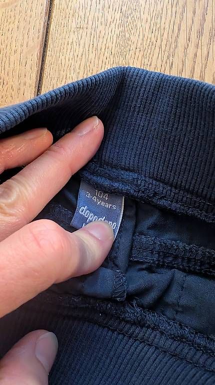 Hosen: Jeans/Hose Gr. 104 – Gebraucht aus Zürich von FFinZH 2
