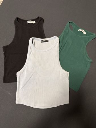 3 Tanktops Gr.M