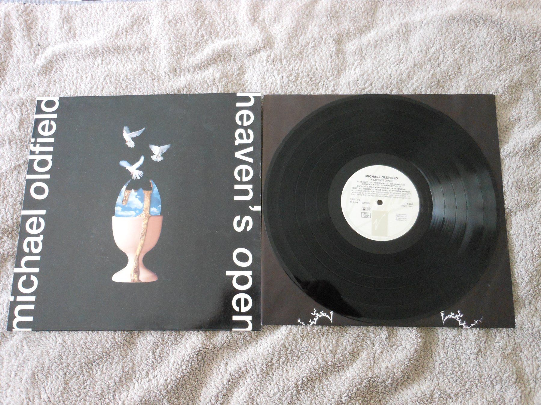 Dischi in vinile: Michael Oldfield – Heaven's Open – Usato da Liebefeld venduto da type013
