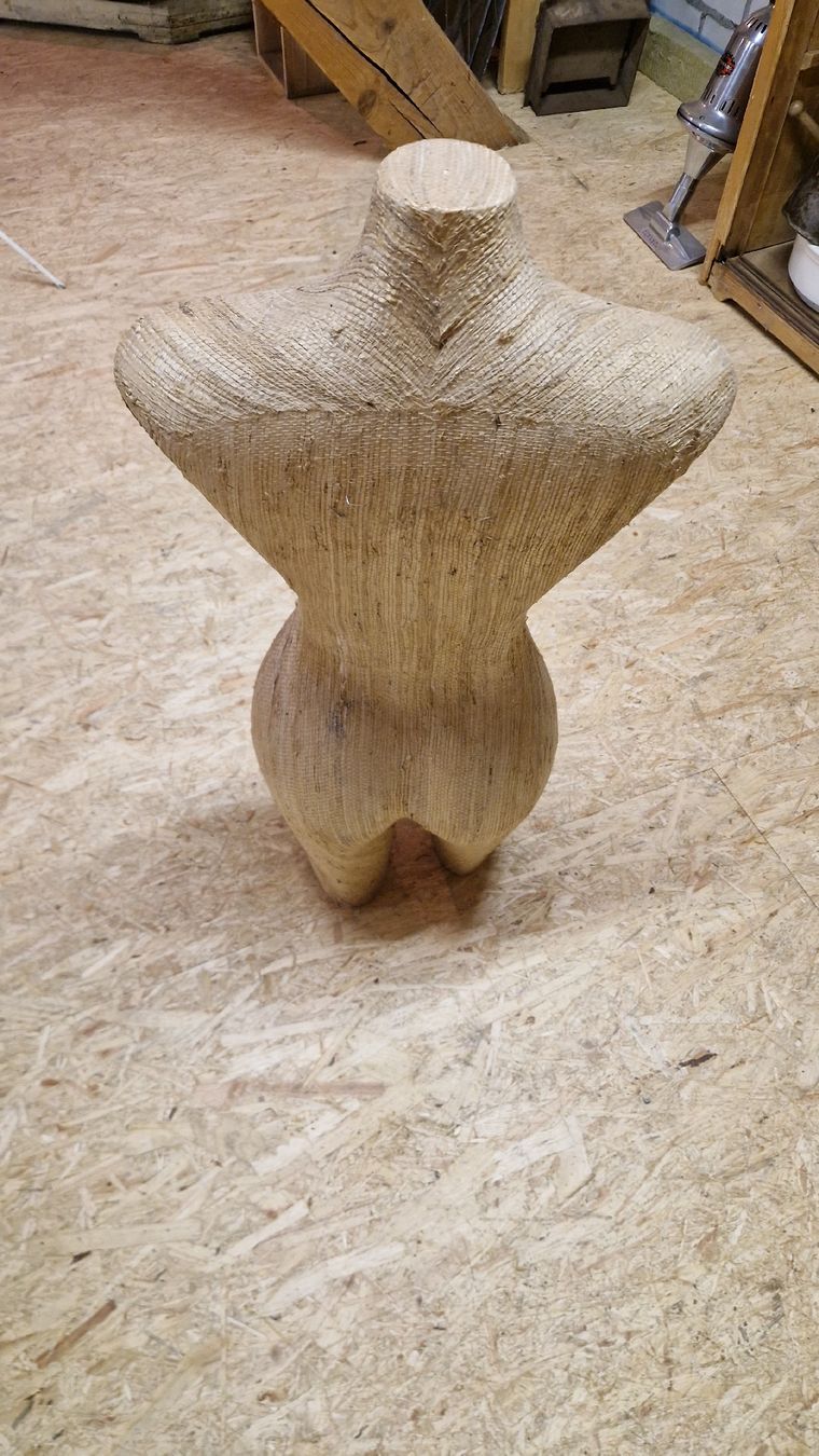 Allestimento di negozi e stand fieristici: Dekorative Schaufensterpuppe Torso Sisal 80cm L 40cm B – Usato da Ennenda venduto da Mr.Alpen16536 2