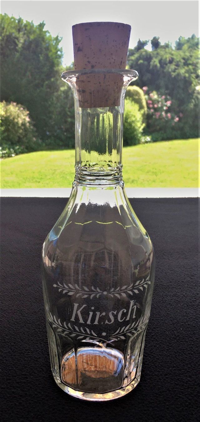 Glasi Hergiswil Sonstiges: Glasi Hergiswil - grosse Schnapsflasche - Kirsch - 1 Liter – Gebraucht aus Wangen b. Olten von Buntgemischt