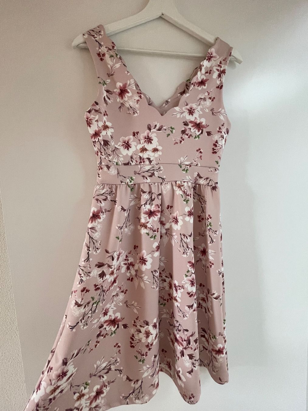 Kleider: Sommerkleid rosa geblümt, Grösse S – Neu (gemäss Beschreibung) aus Nidau von sve_2thh 2