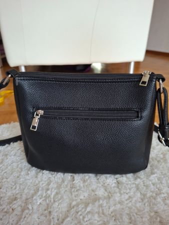 Schwarze Handtasche, neuwertig, viele Fächer, Top Zustand!