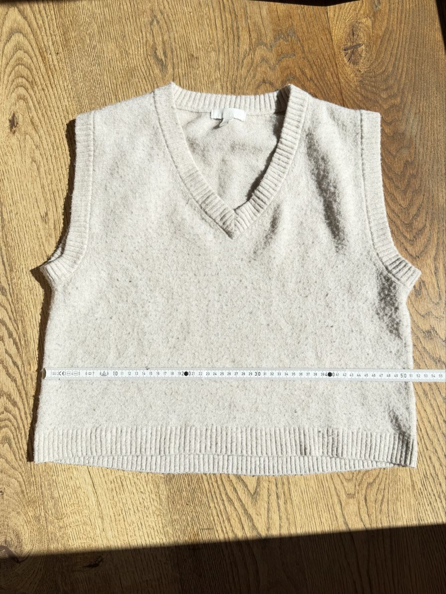 H&M Gilets & Westen: H&M Strick Weste Beige V-Ausschnitt | XS – Gebraucht aus Samedan von K7kgh 2