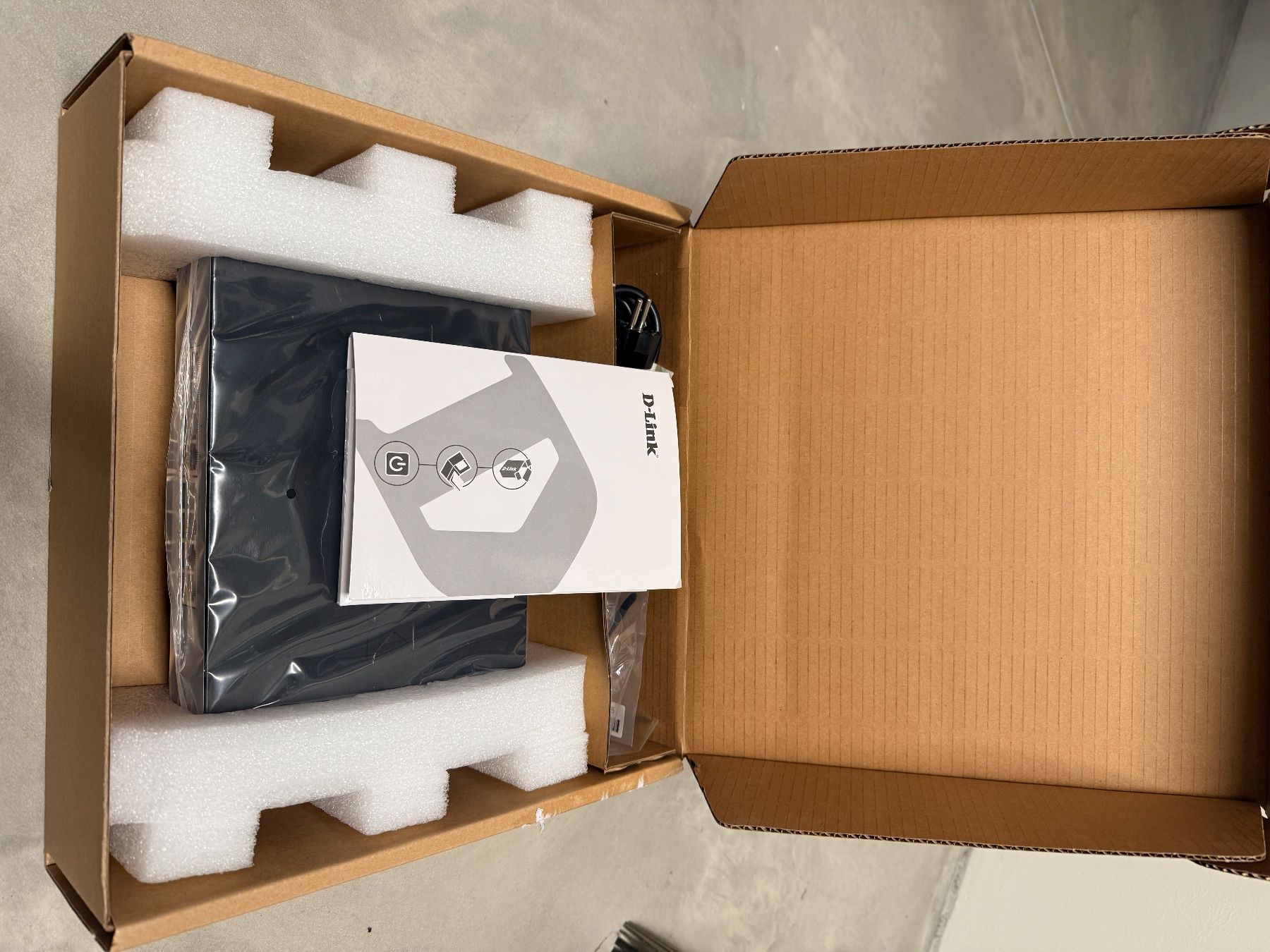 Hubs & Switches: D-Link DGS 1100-18 – Neu und originalverpackt aus Solduno von Kenny_G 3