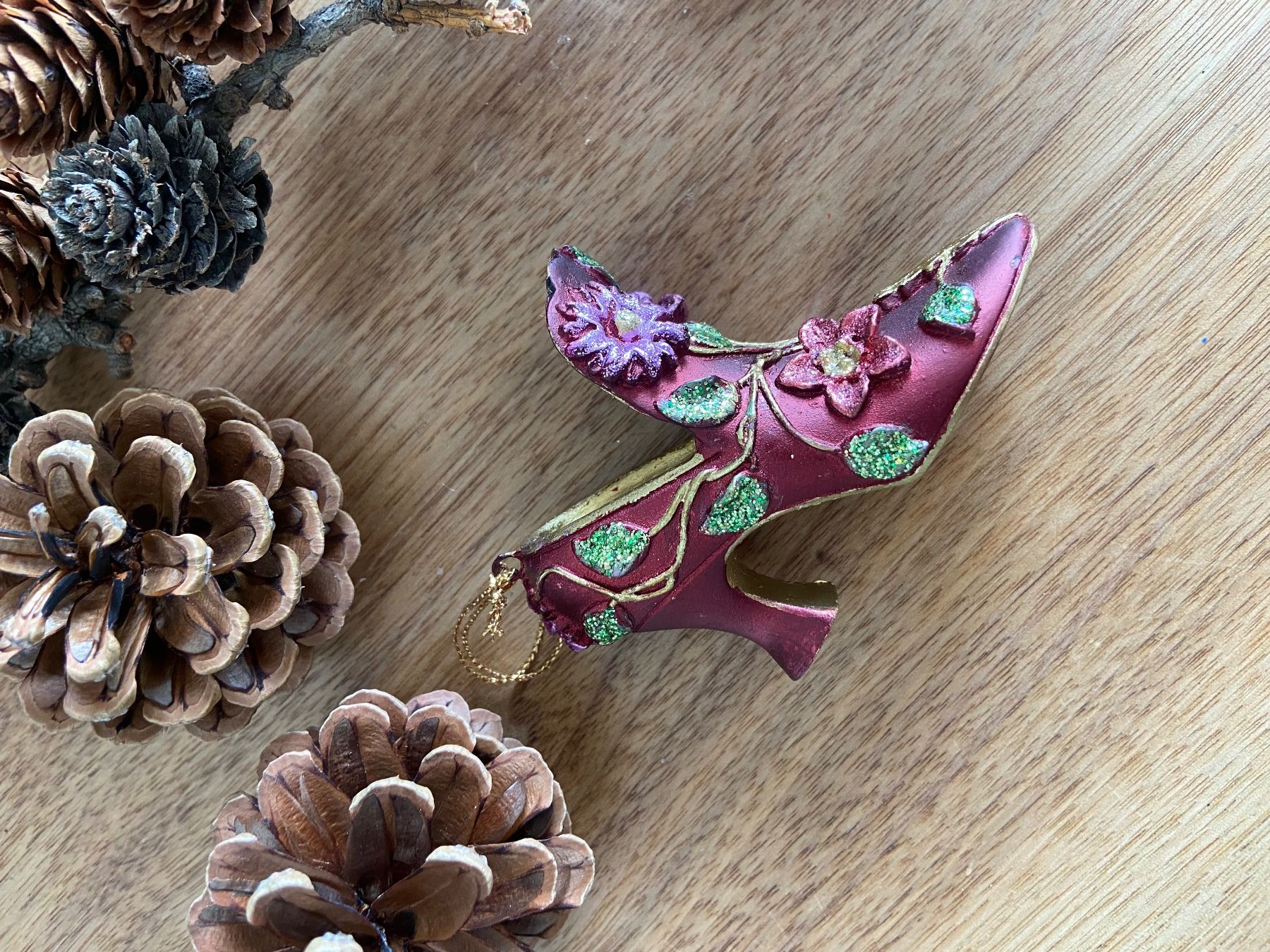 Tutte le decorazioni: Schuh-Anhänger mit Blumen, goldig, romantisch, ein Hinguc... – Usato da St. Gallen venduto da luzi06 2