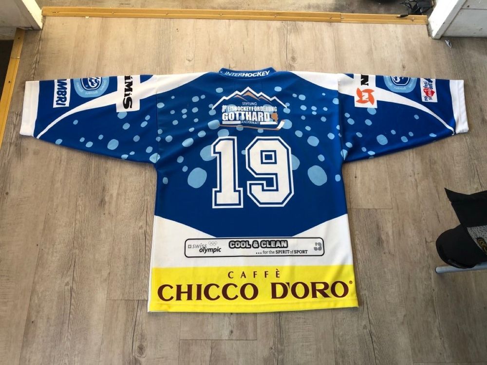 AMBRì-PIOTTA - Maillots distinctifs pour deux joueurs | Planète Hockey