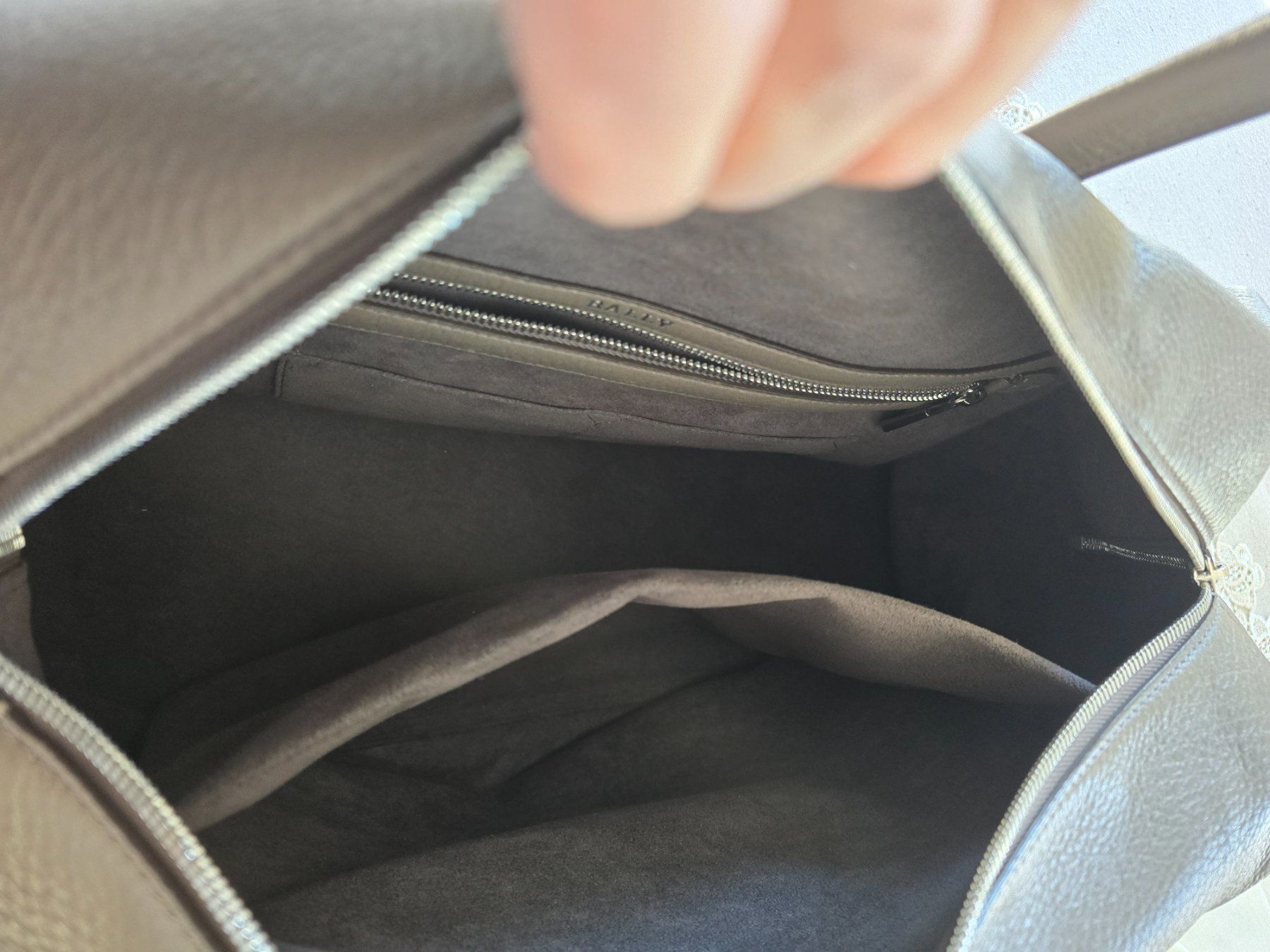 Bally Borse: Bally Boston Bag taube Leder XL – Nuovo (secondo la descrizione) da Bottmingen venduto da sandy_2 6