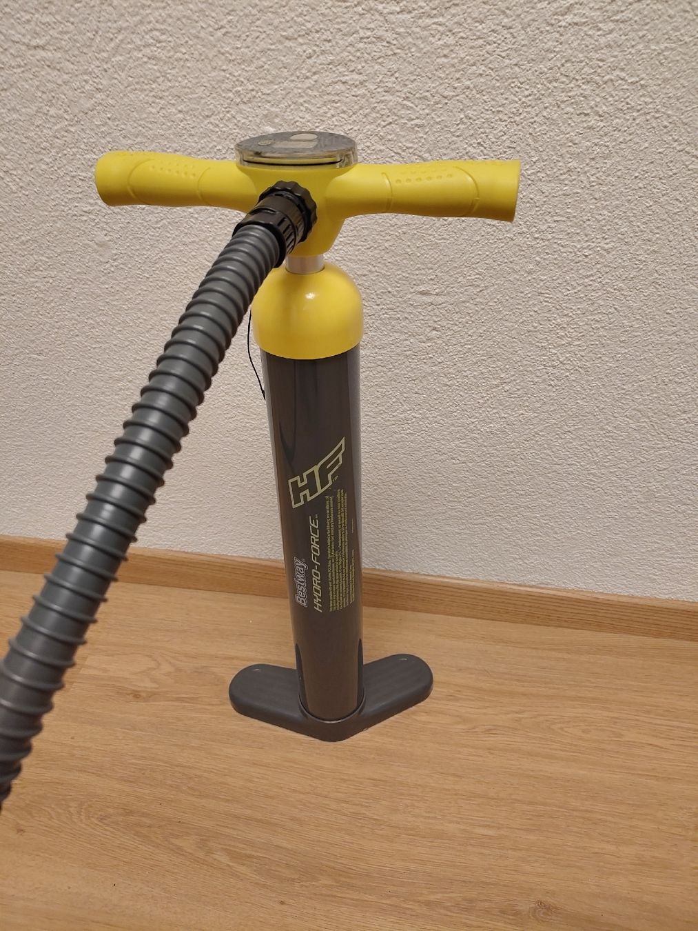 Bestway Pompe & Parti di ricambio: Bestway Hydro-Force SUP Hand Pumpe mit Digitalem Drucksensor – Usato da Zürich venduto da Almohammed