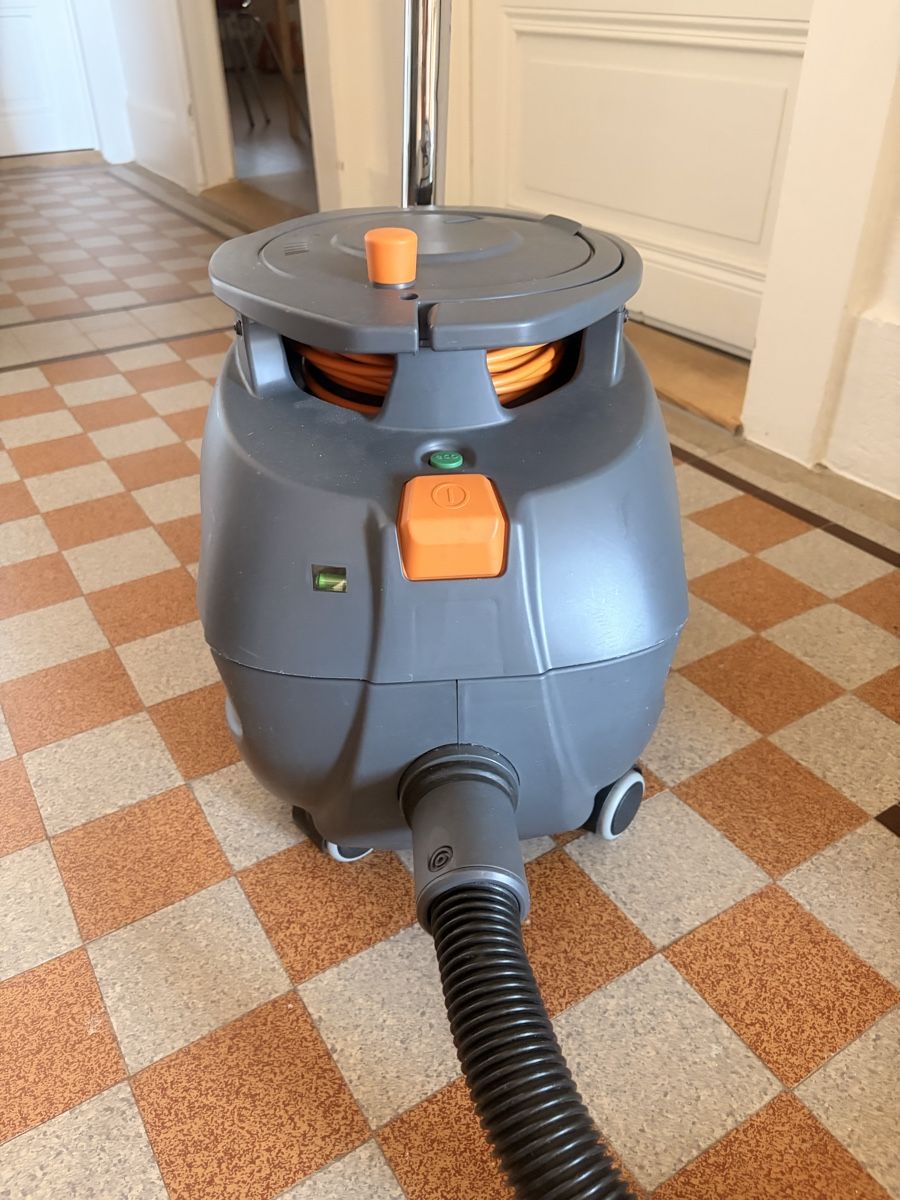 Aspirapolveri & Accessori: Aspirateur Taski AERO 8 Plus – Usato da Lausanne venduto da CamCam11 4